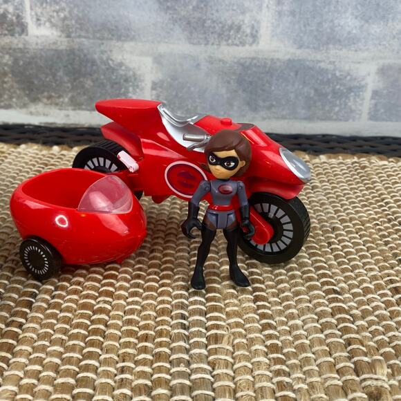 Disney Pixar Incredibles 2 Mr Incredible, his vehicle, Elastigirl & her cycle - Picture 10 of 13
